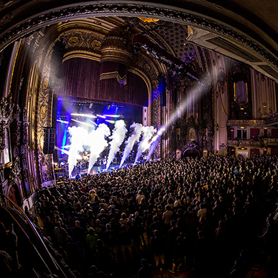 The Midland - Stage and crowd